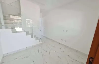 Excelente sobrado de condomínio com 2 dormitórios no bairro maracanã!