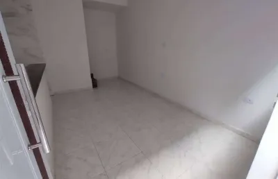 Ótima casa de condomínio com 2 dormitórios no caiçara!