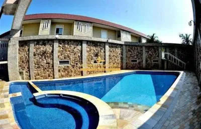 Excelente casa de condomínio com 2 suítes em praia grande!