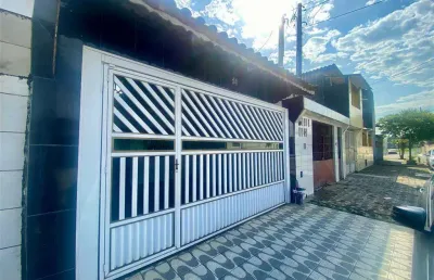 Excelente casa na cidade ocian, com pagamento facilitado na seguinte conformidade r$ 220.000,00 de entrada e parcelamento direto com o proprietário.