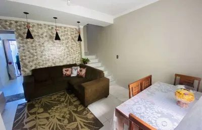 Excelente sobrado de condomínio reformado com quintal privativo no sítio do campo.