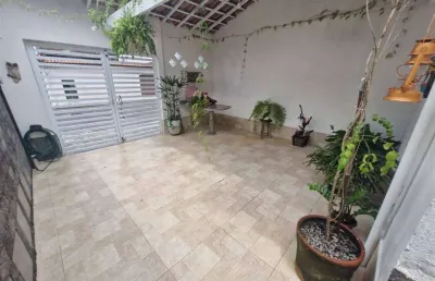Linda casa geminada com 3 dormitórios no bairro maracanã!