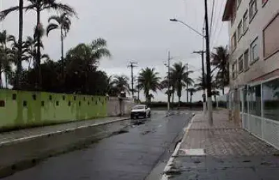 Excelente apartamento para locação de 02 dormitórios. o imóvel está localizado solemar, bairro que se valorizado através de recentes investimentos em praia grande, proporcionando mais comodidade e seg