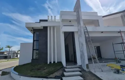 Casa em fase de acabamento em condomínio fechado em caçapava