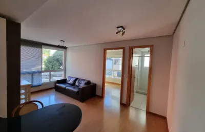 Apartamento bem localizado no petrópolis com 01 dormitório e 1 vaga