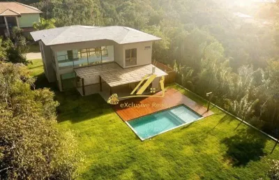 Casa em praia do forte, cond ilha dos pássaros. 400m2 de área construída, 4 suítes, nova! jardim, piscina. condomínio com boa infraestrutura de lazer