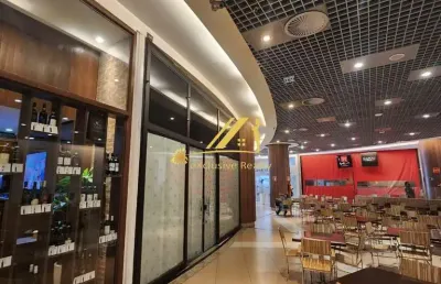 Aluguel de loja no mundo plaza. 75 m2 com mezanino, em frente à praça de alimentação. 1 vaga de garagem coberta.
