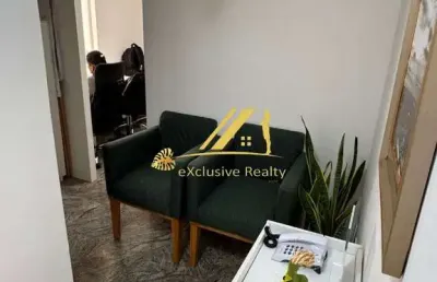Sala comercial reformada à venda. 30m2. já com recepção e divisórias. 1 vaga rotativa localizada no salvador trade center, na av. tancredo neves.