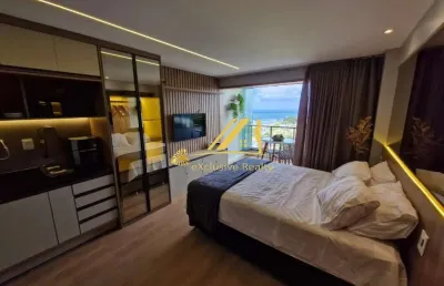 Studio mobiliado na pedra do sal, 30m2, vista mar lateral. vaga rotativa. com rooftop, piscina, academia! ótima opção de moradia e investimento.