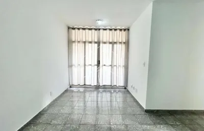 Apartamento com 2 quartos para alugar na Rua ÂNgelo Seleghin, Bloco 2, 9116, Jardim Parati, Marília