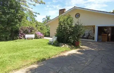 Casa com 4 quartos para alugar no São Luiz, Caxias do Sul 