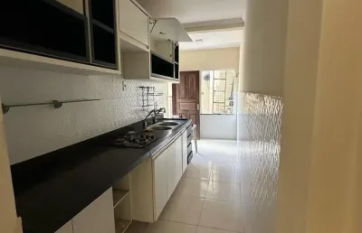 J - vendo casa de três quartos no condomínio sol nascente