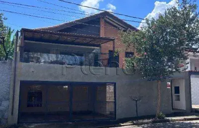 Sobrado à venda em vinhedo, centro, com 3 suítes, com 226.37 m²
