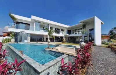 Sobrado à venda em itupeva, serra azul, com 4 suítes, com 750 m², fazenda serra azul i