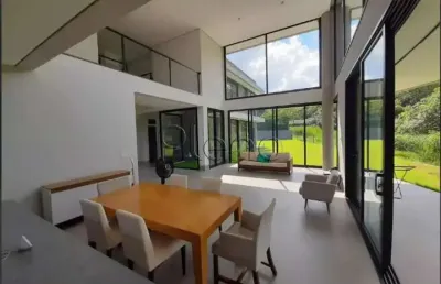 Sobrado à venda em vinhedo, monte alegre, com 3 suítes, com 361 m², residencial campo de toscana