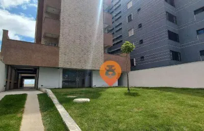 Apartamento com 2 suíres. área total de aproximadamente 64m2.