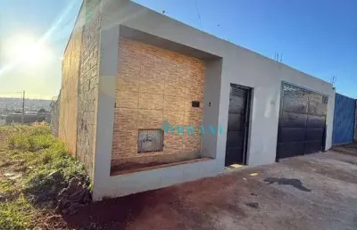 Casa com 2 dormitórios à venda, 54 m² por r$ 300.000 - imperial ii - varginha/mg
