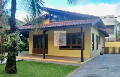 Casa em condomínio fechado com 3 quartos para alugar no Balneário Praia do Pernambuco, Guarujá 