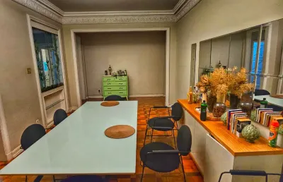 Vendo apartamento 220m² , 4 quartos sendo 2 suites e 2 dependências , rua inhangá , copacabana !!!!