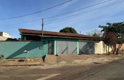 Imperdível oportunidade! casa à venda em goiânia-go, jardim balneário meia ponte: 2 quartos, 1 suíte, 2 salas, 2 banheiros, 2 vagas, 111m².