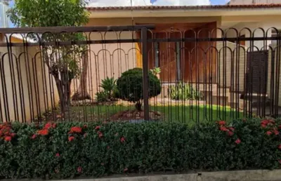 Imóvel de luxo no coração de goiânia: residência de alto padrão com 4 quartos, 4 suítes e 281m² no setor bueno.