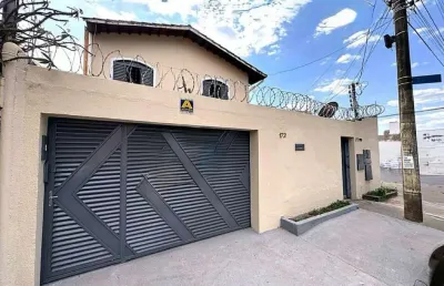 Sobrado para locação no setor coimbra, goiânia-go: 4 quartos, 1 suíte, 2 salas, 3 banheiros, 2 vagas de garagem!