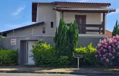 Sobrado com 5 dormitórios sendo 2 suítes à venda, 273 m² por r$ 1.499.000 - jardim regina - indaiatuba/sp
