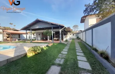 Casa térrea para locação em guarujá, jardim virgínia, 4 dormitórios, 3 suítes, 5 banheiros, 5 vagas