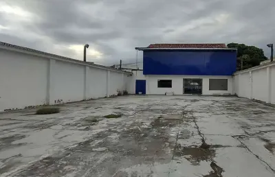 Amplo imóvel comercial para locação no centro de araruama/rj