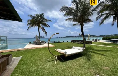 Casa pé na areia à venda, a poucos passos da rua das pedras, búzios/rj