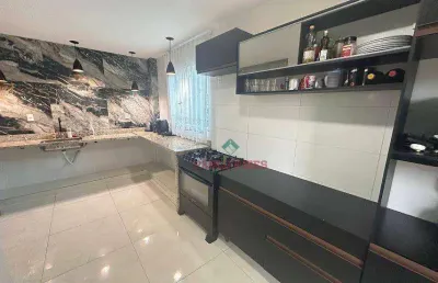 Casa com 2 quartos, cozinha moderna, suíte e quintal em jardim guandu