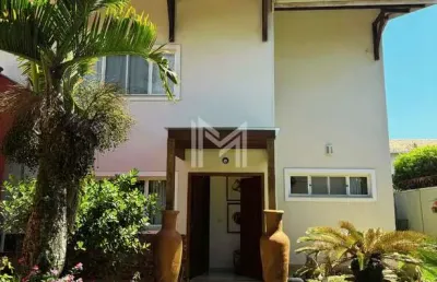 Casa de alto padrão mobiliada em manguinhos a poucos passos da praia