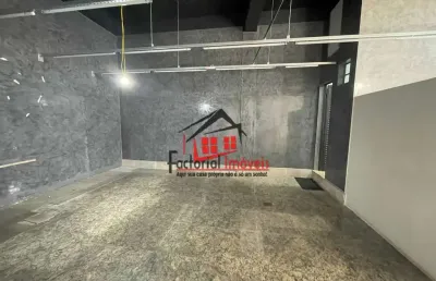 Loja na avenida ivaí com 82m² e vagas de garagem em frente