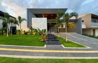 Casa térrea completa em armários, com 3 suítes plenas com closet
