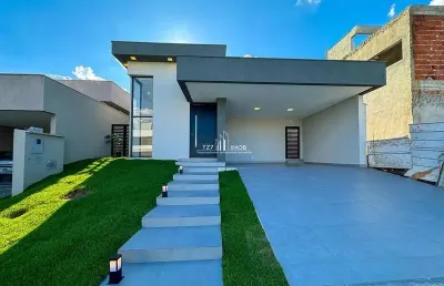 Casa térrea com 3 suítes plenas sendo uma master com closet.