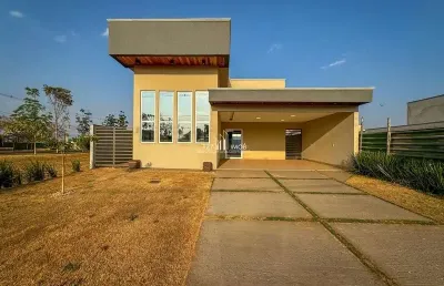 Casa térrea com 4 suítes plenas, no terras alpha 1.