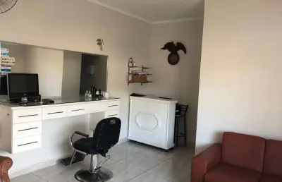Agradável casa tipo para venda em centro com 4 quartos, 214m²