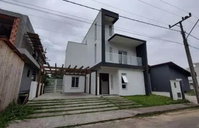 Casa com 3 quartos para alugar na Rua do Lamim, Canasvieiras, Florianópolis