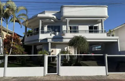 Residência de alto padrão na rua adiles della giustina