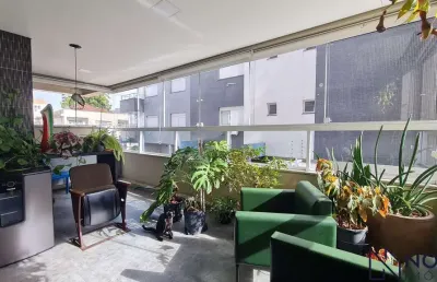 Apartamento espaçoso com 3 suítes e 2 vagas no centro de santa maria