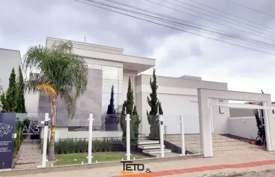 Casa para venda  alto padrão no centro em tijucas/sc com 360m²