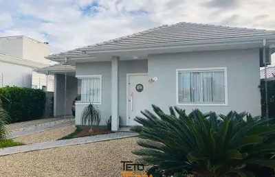 Casa a venda no bairro universitários com 80m², 2 dormitórios,  piscina, 2 vagas