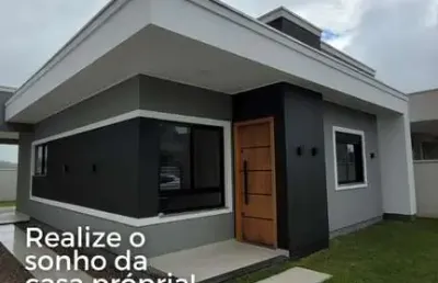 Linda casa á venda em tijucas sc, 3 dormitórios sendo 1 suíte;