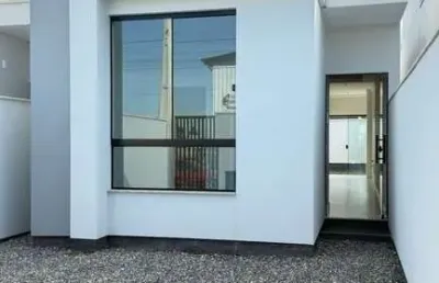 Casa á venda com 56m² no bairro joáia em tijucas, 2 dormitórios, 1 suíte,garagem