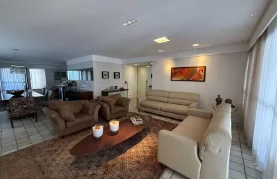 Excelente amplo apartamento à venda; com 276m; 3 salas; 4 quartos, 3 suítes; duas varandas e 3 gara