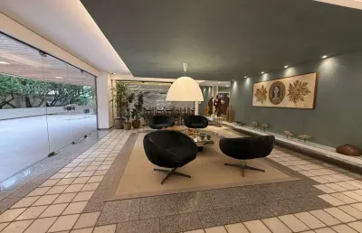 Excelente apartamento com 256m²,  4 suítes, 3 salas, ampla varanda, dependência com 2 quartos, 3 ga