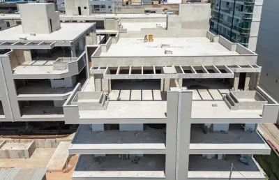 Apartamento a venda próximo a praia do recreio dos bandeirantes com 2 suítes, próximo a praia