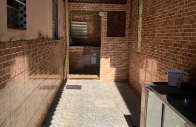Casa para alugar com um quarto, quintal e churrasqueira em vigário geral
