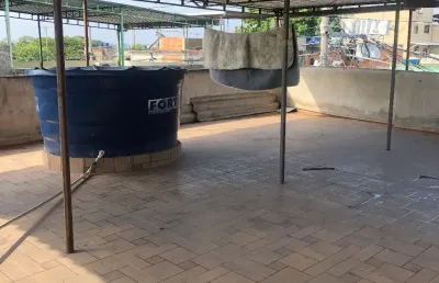 Casa a venda com 2 quartos, 1 suíte e um terraço enorme na laureano