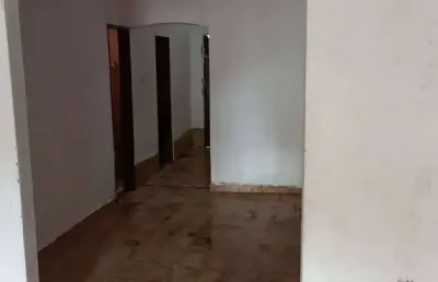 Oportunidade: vendo casa de 34 {  uma suite }, numa área de 210²